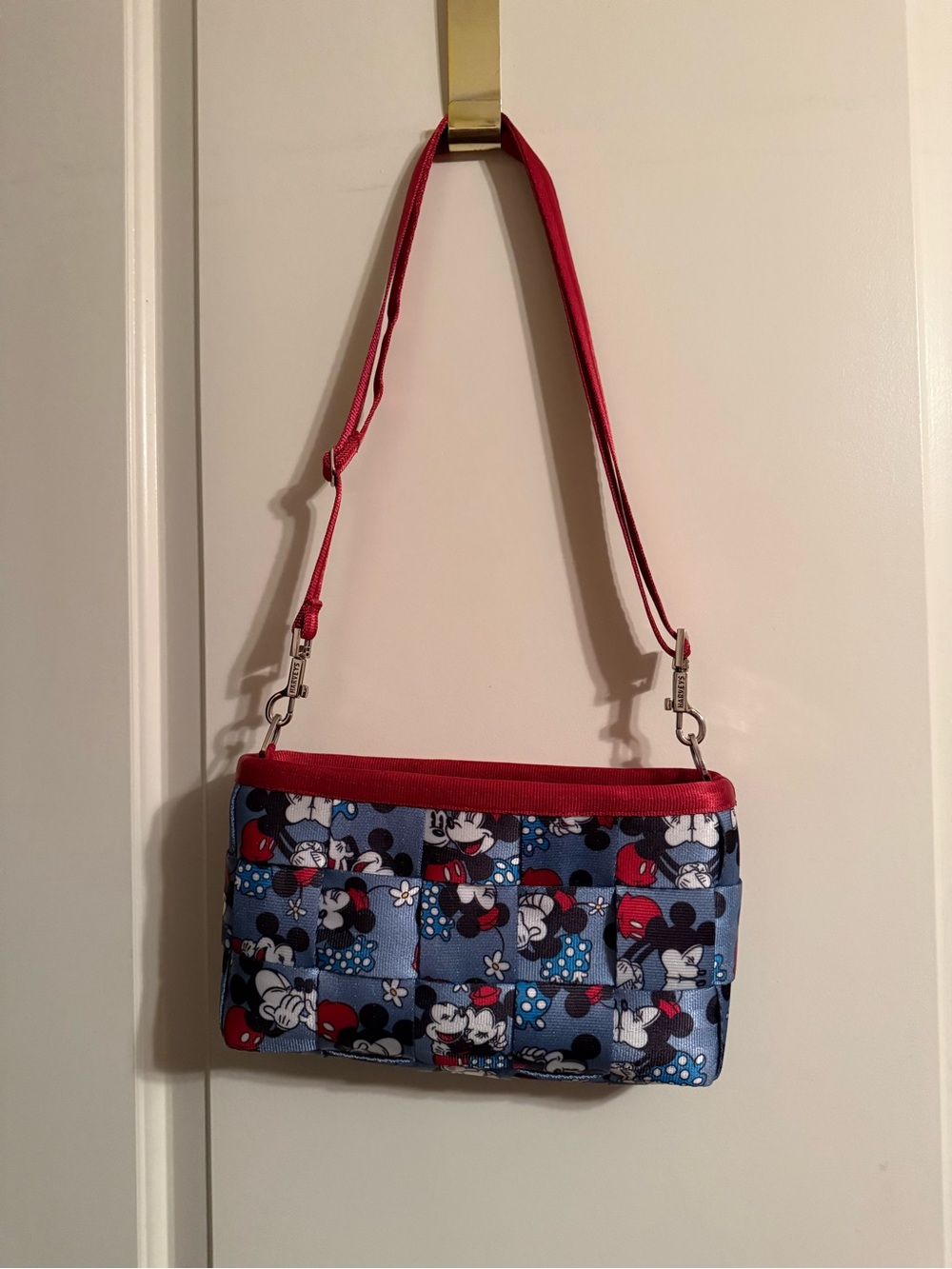 Harveys x Disney Couture Mickey Loves Minnie Convertible Clutch
